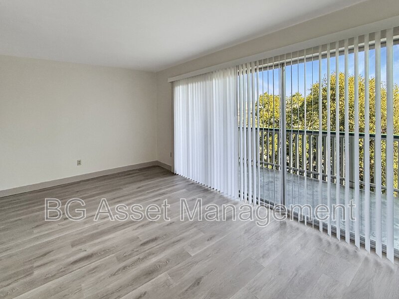 Vallejo Condo: 50 Frey Place