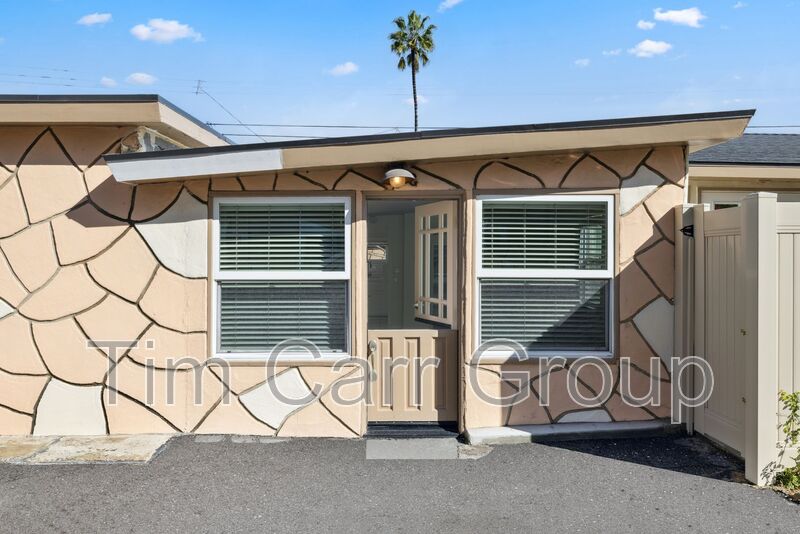 Costa Mesa Condo: 1637 Irvine Ave - G