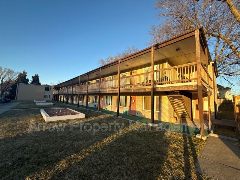 Belleville House: 1004 18th Street-201