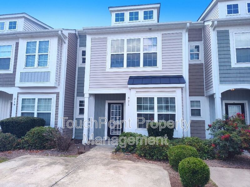 Concord Townhome: 321 Halton Crossing Dr