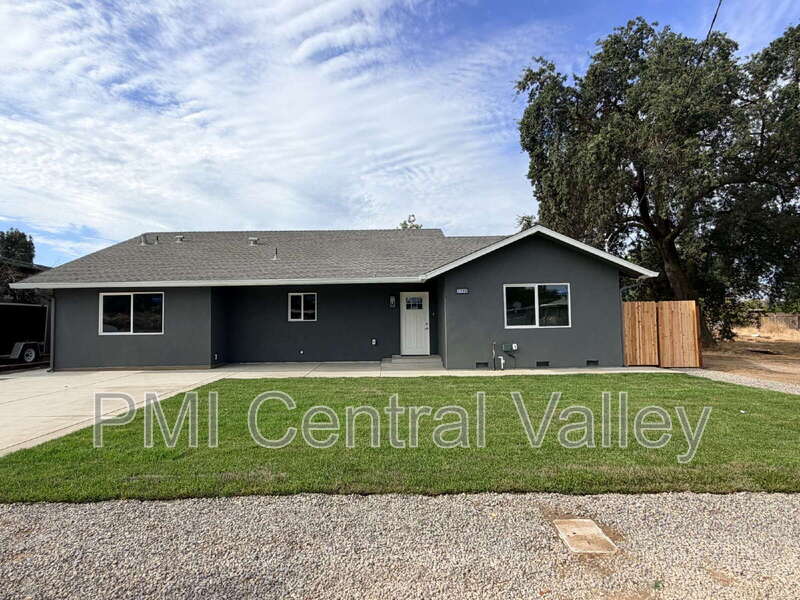Modesto House: 1710 Waverly Dr