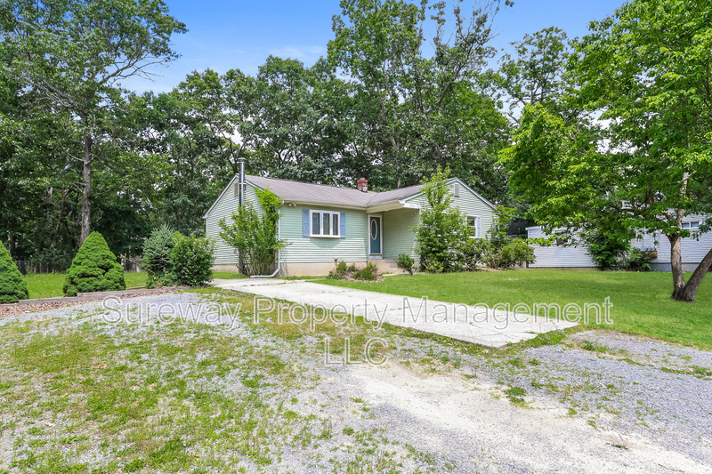 Browns Mill House: 534 Pardee Blvd