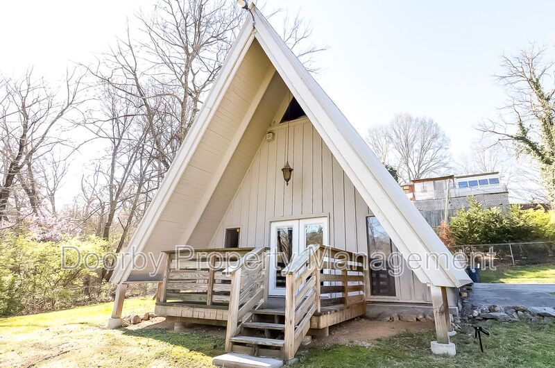 Chattanooga House: 3109 Ellis Ave