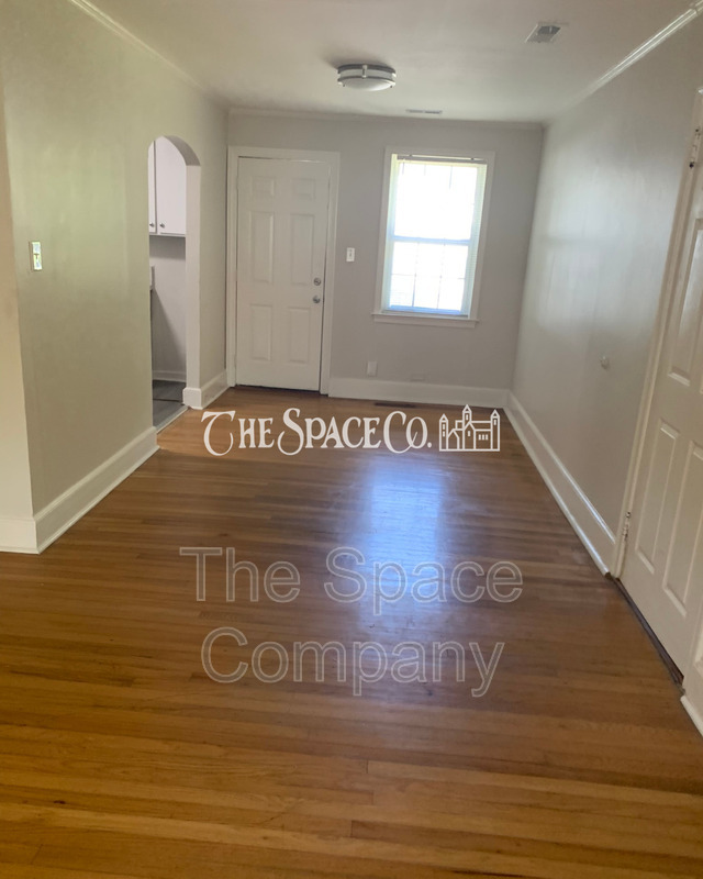Charleston House: 833 Locust Street