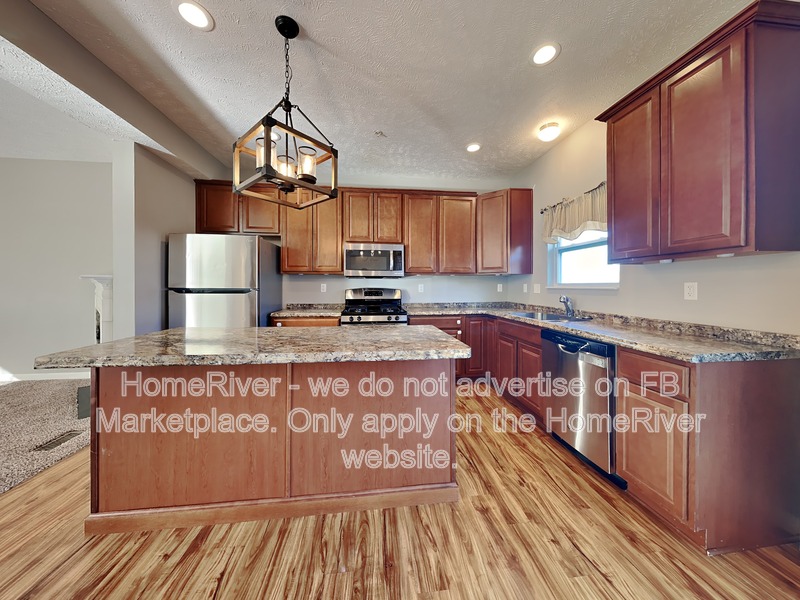 Imperial Townhome: 1505 Canterbury Dr