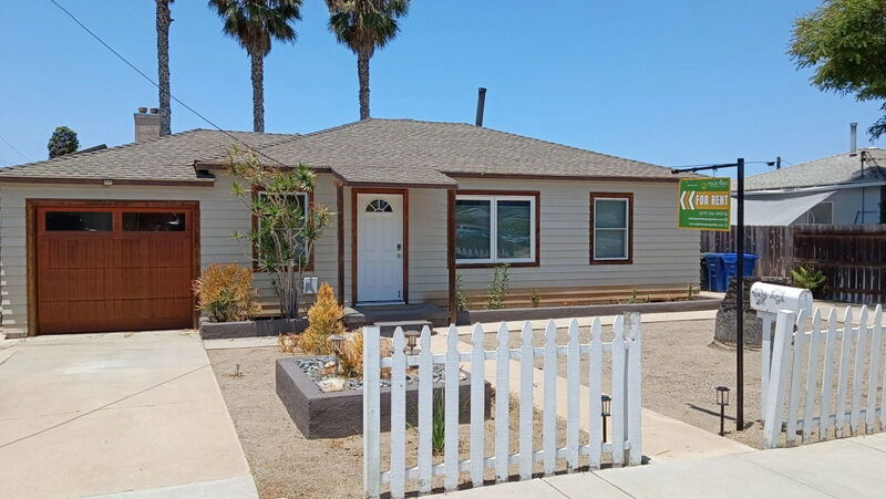 Imperial Beach House: 656 Corvina Street
