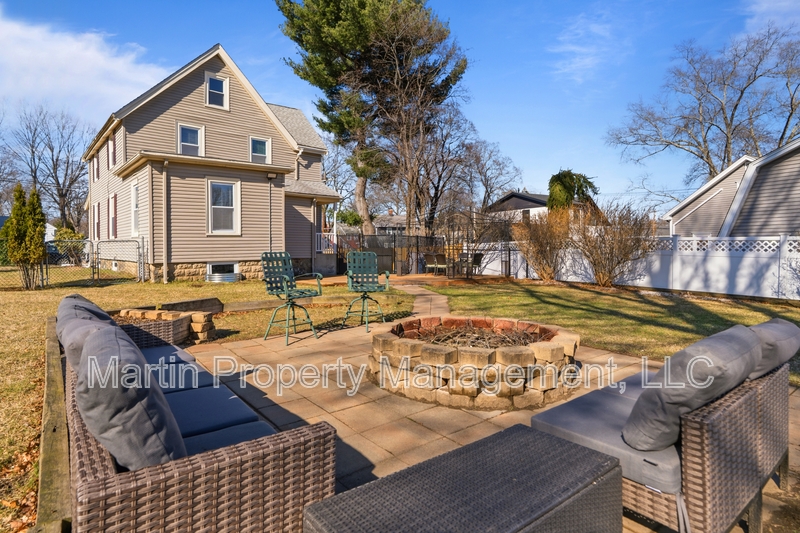 Wakefield House: 6 Eastern Avenue, Wakefield MA