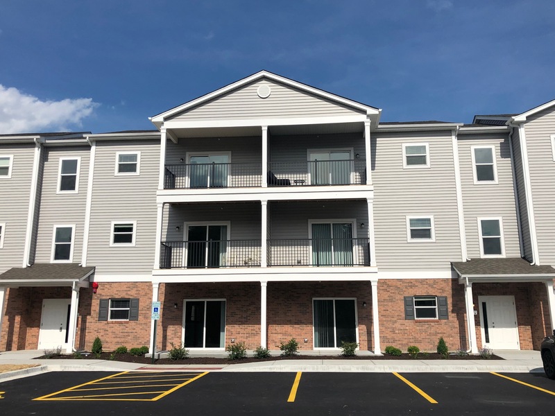 East Dundee Condo: 809 E Main St