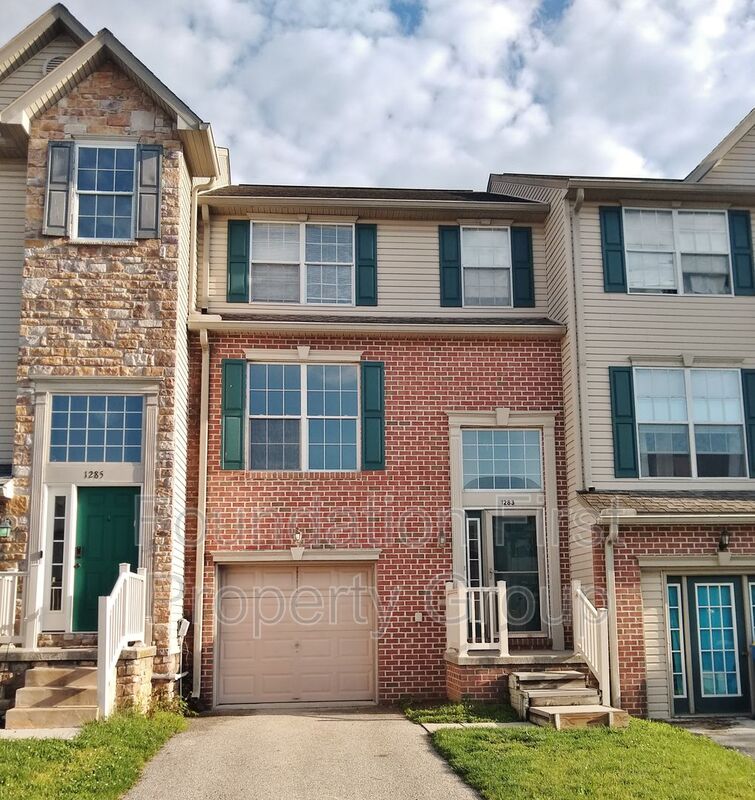 Hanover Townhome: 1283 Wanda Drive