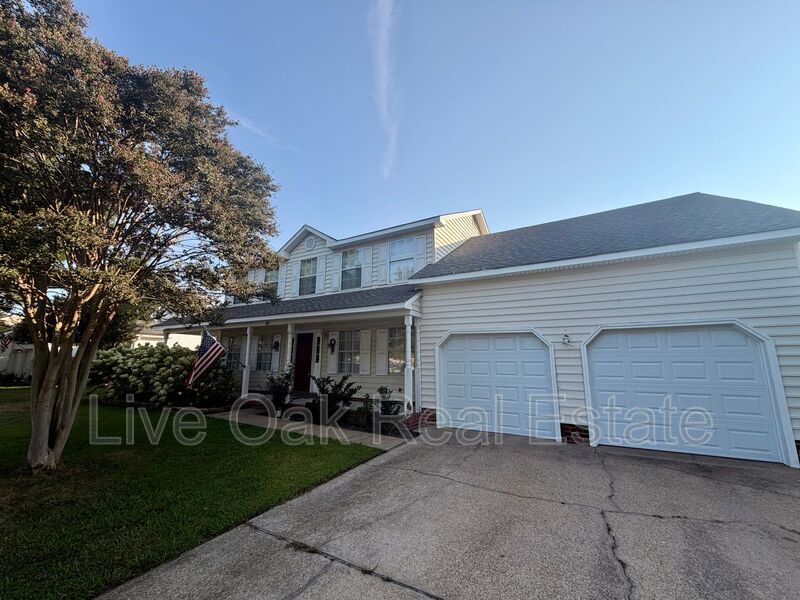 Virginia Beach House: 848 Daimler Dr