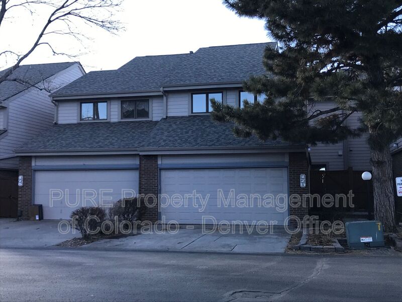 Lakewood Townhome: 179 Xenon St