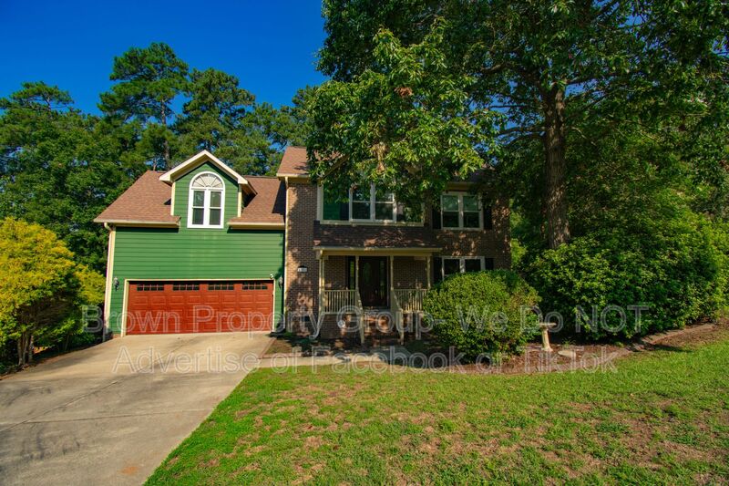 Fayetteville House: 4551 Rustic Haven Dr
