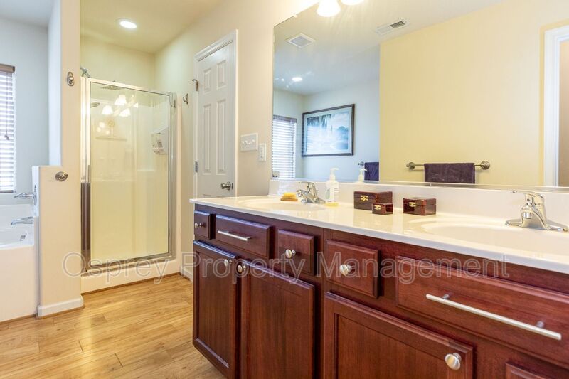 Stunning home across from the bay!!! - Photo 20