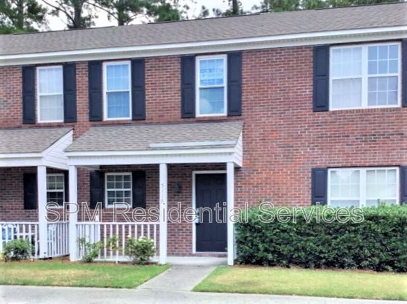 Wilmington House: 5116 Lampost Cir