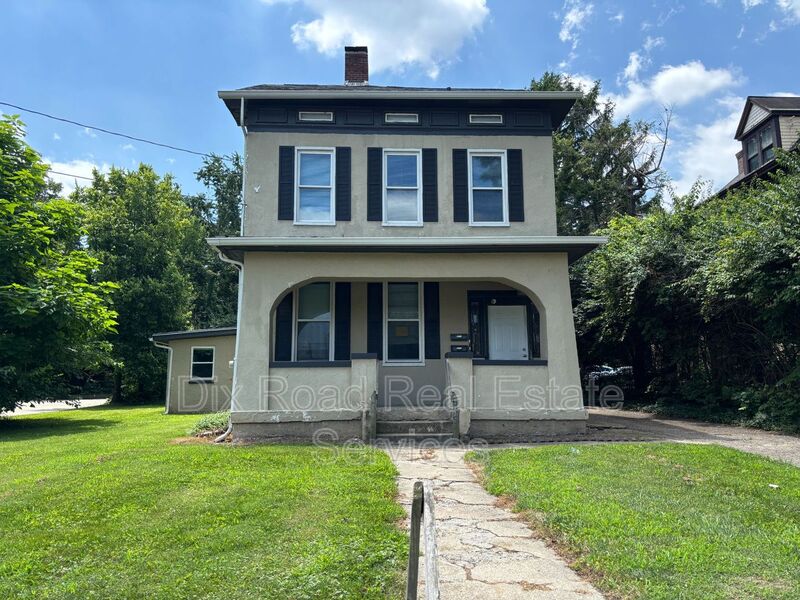 Cincinnati House: 545 Rockdale Avenue, - First Floor - RBP