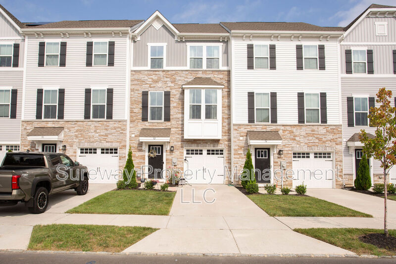 Pennsauken Townhome: 52 Hamilton Ct