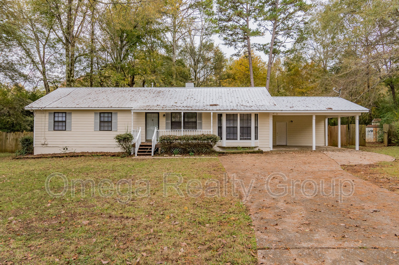 Moody House: 631 Scott Dr