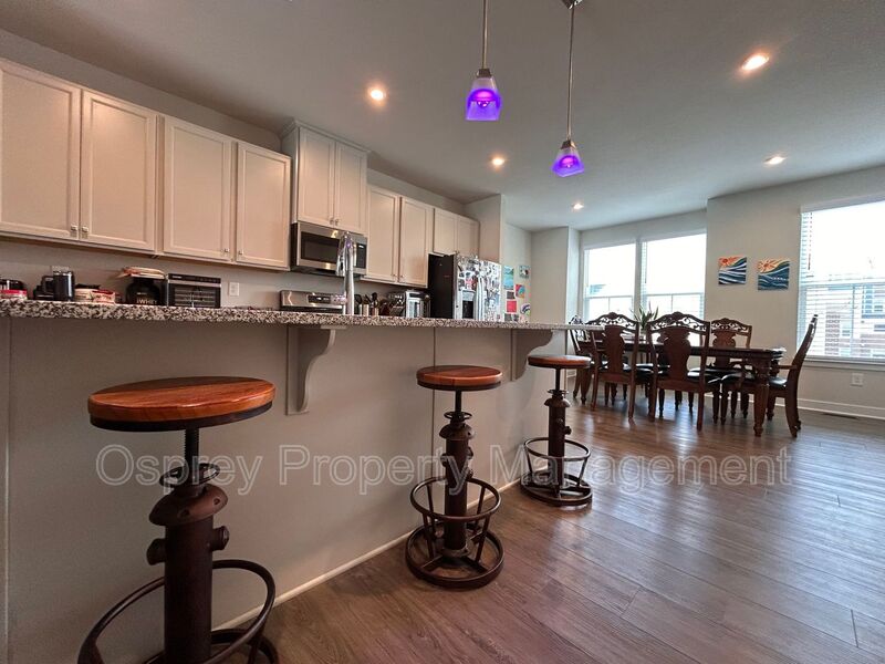 Spacious 4-Bedroom Townhome with Garage & Prime Suffolk Location!