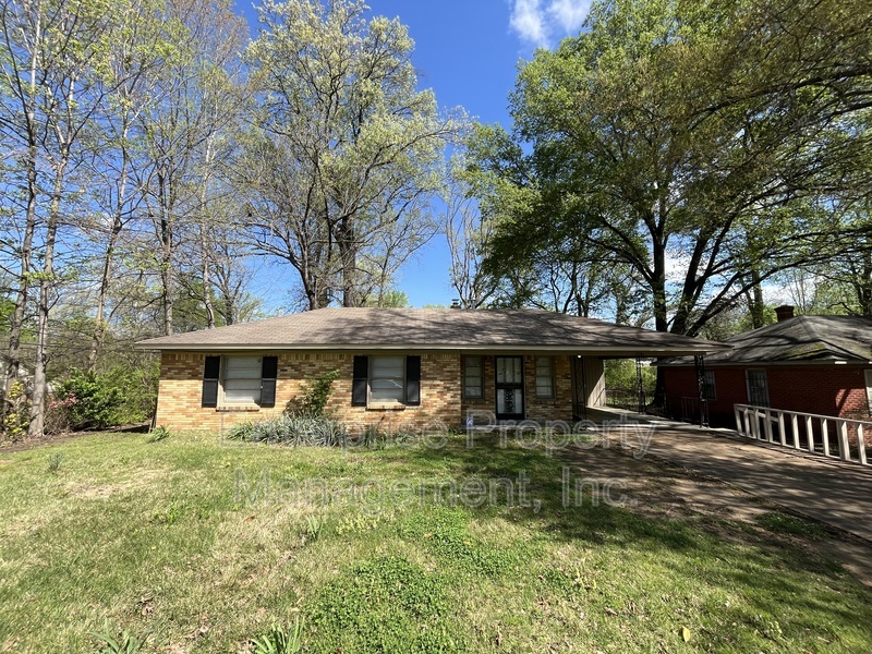 Memphis House: 1922 St Elmo Ave