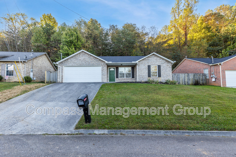 Knoxville House: 1882 Explorer Lane