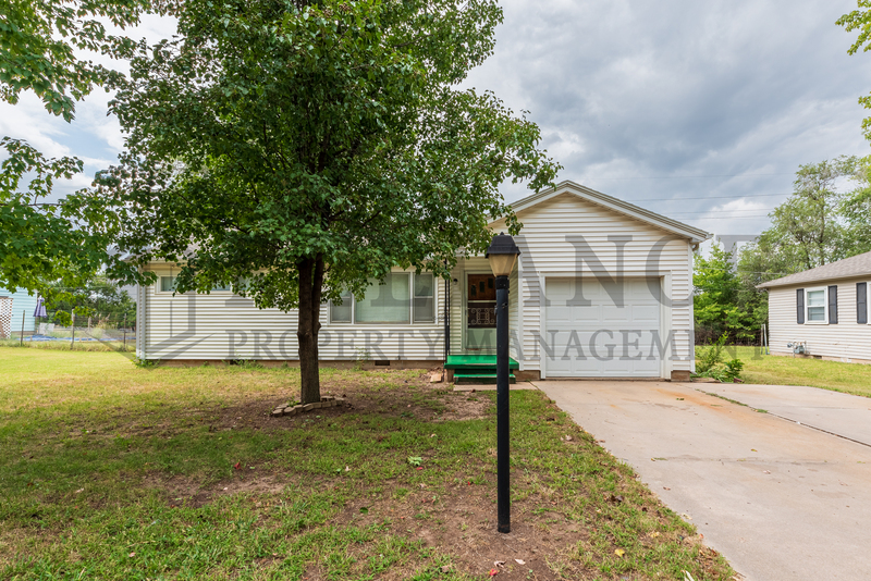 Newton House: 905 Westridge Drive