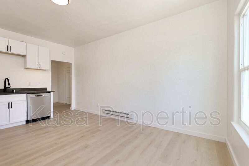 Oakland House: 6616 Telegraph Avenue