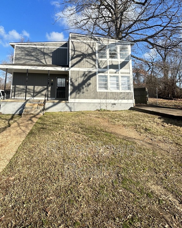 Memphis House: 1778 Brown Ave