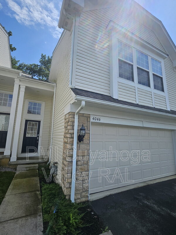 Copley Townhome: 4046 Gardiner Run