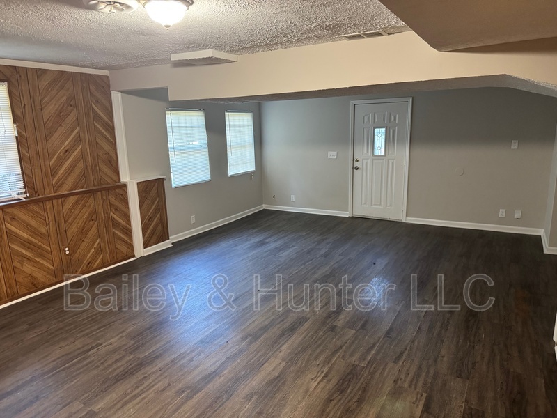 Atlanta House: 4515 Doral Drive SW