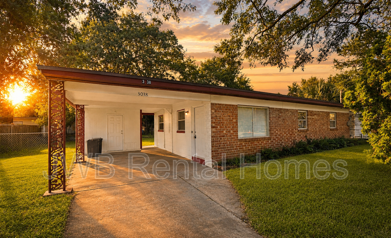 Jacksonville House: 3038 Broadway Ave