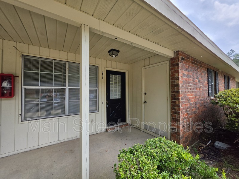 Milton Apartment: 6288 Hamilton Bridge Road