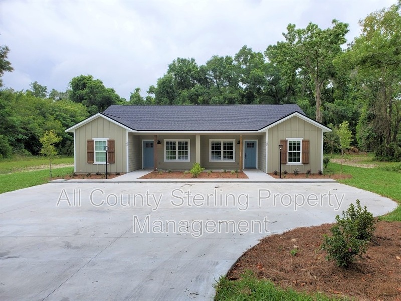 Fort White Condo: 161 SW Yulan St