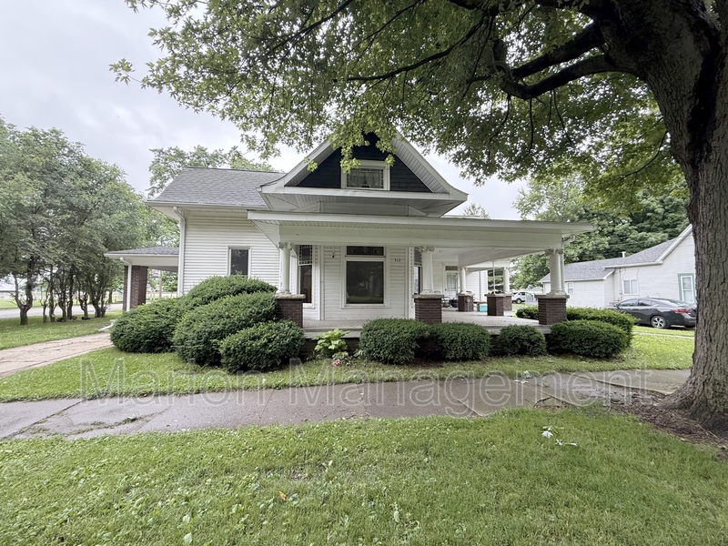 Thorntown House: 512 South Pearl Street