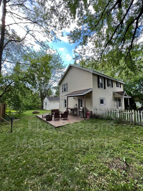 Winooski House: 285 1/2 Weaver Street