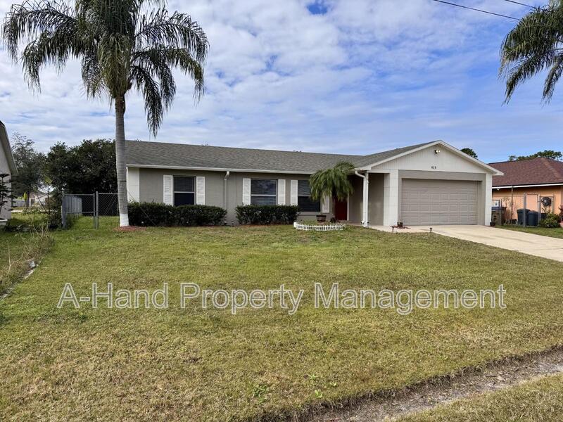 Kissimmee House: 918 San Carlos Way