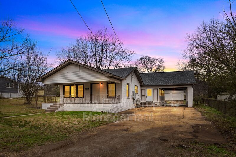 Hueytown House: 2419 Circle Drive