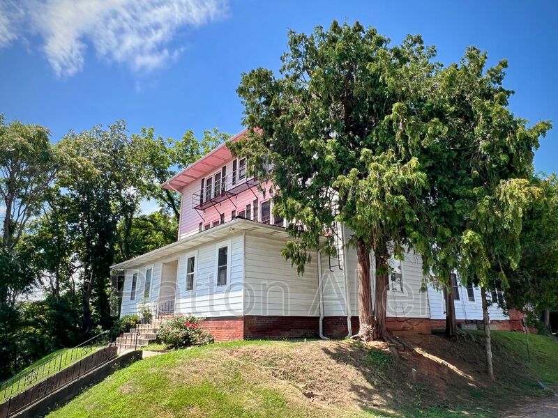 Asheville House: 43 Ravenscroft Drive