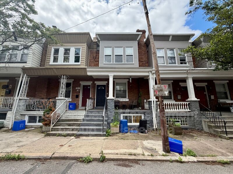 Philadelphia House: 2614 Ingersoll St