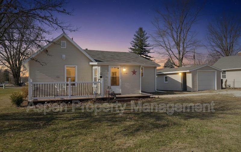 Burlington House: 2101 Melvin Avenue