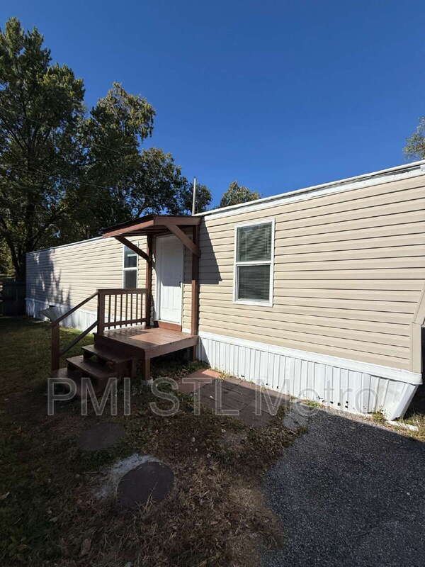 Saint Charles Condo: 747 Cunningham Ave