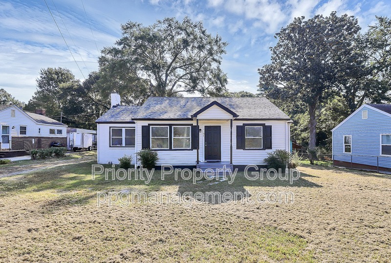 Gastonia House: 1104 Linwood Road - A