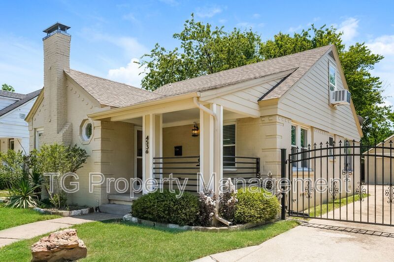 Dallas House: 4536 Capitol Ave