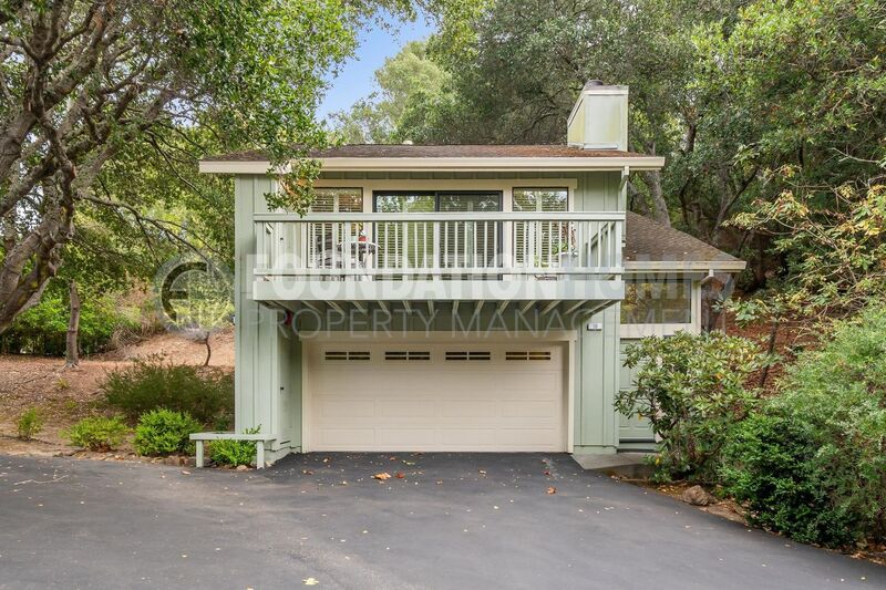 Corte Madera Townhome: 10 Tanoak Ct.