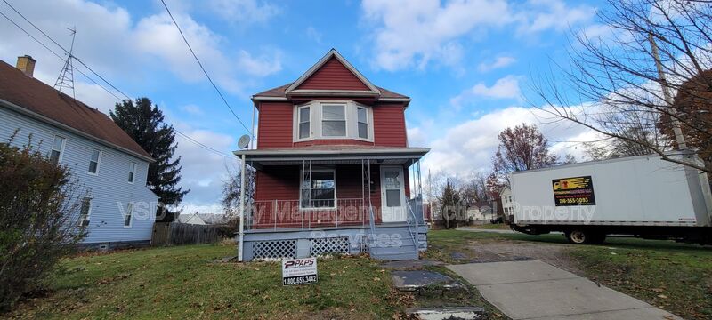 Cleveland House: 7523 Aetna Rd