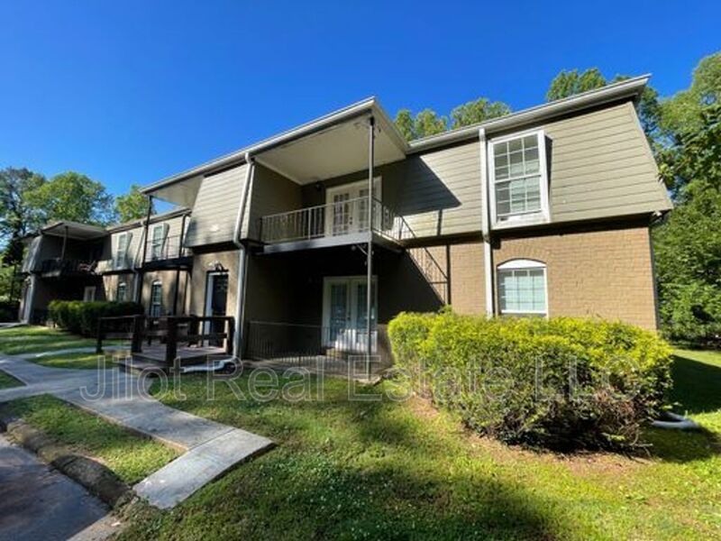 Decatur Condo: 2711 Fairlee Drive