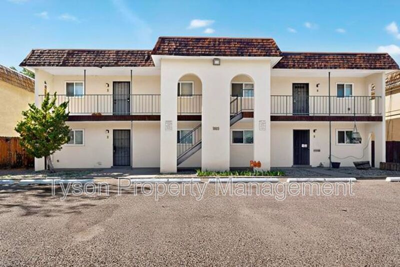 Albuquerque House: 1825 Mary Ellen St NE