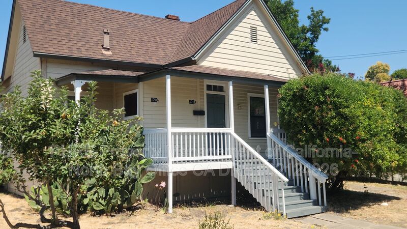 Petaluma Condo: 120 English Street