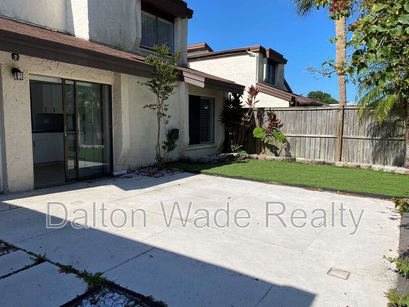 Clearwater Condo: 2095 Sunset Point Rd