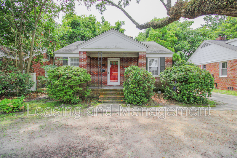 Charleston House: 679 Savannah Hwy