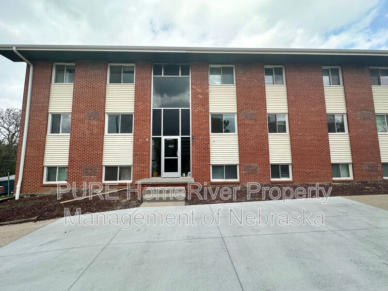 Omaha Condo: 4422 S 25th Street